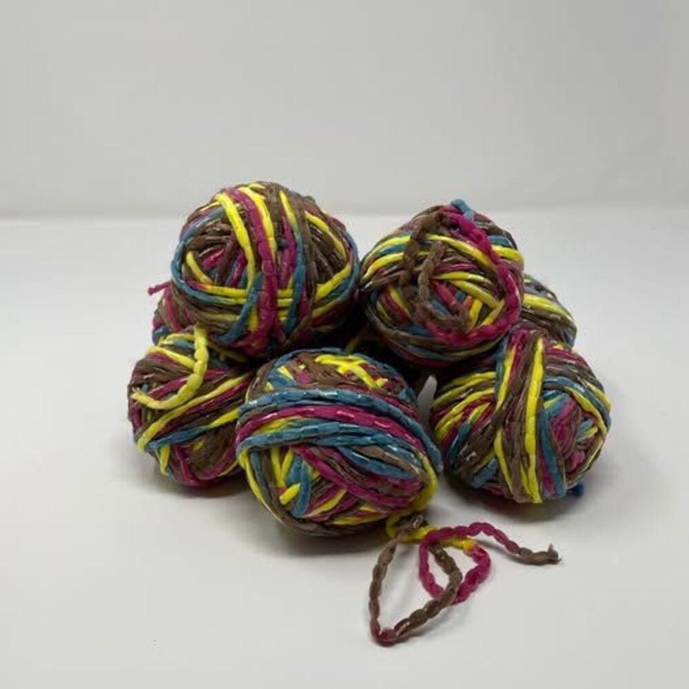 Yarn Lyric Dark Horse Yarns 109 - Rare Find